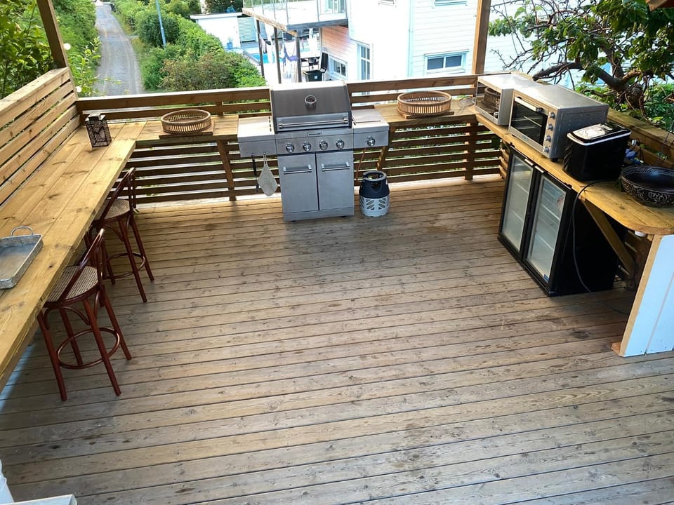 BBQ facilities, Kitchen or kitchenette