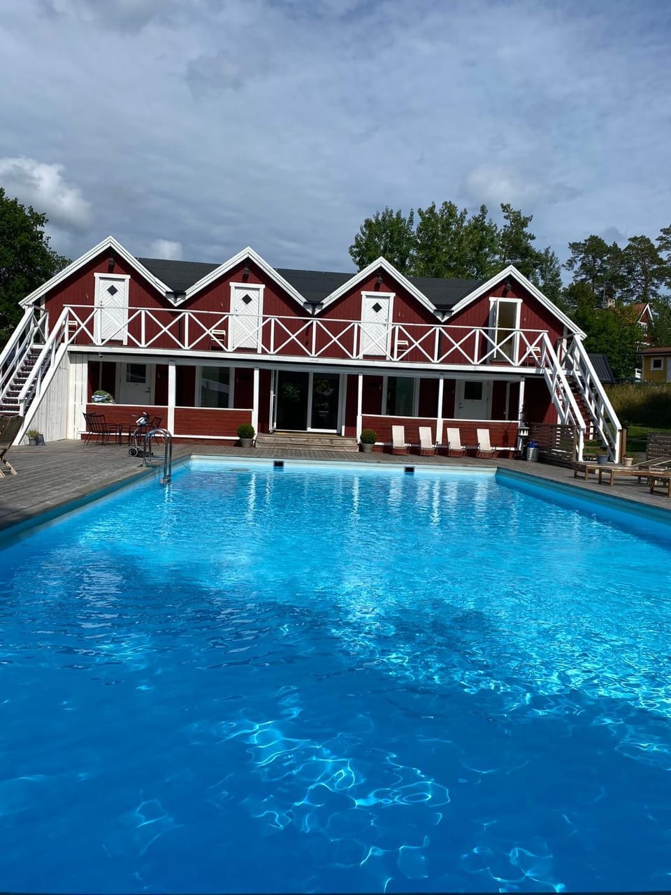 Property building, Day, Pool view, Swimming pool