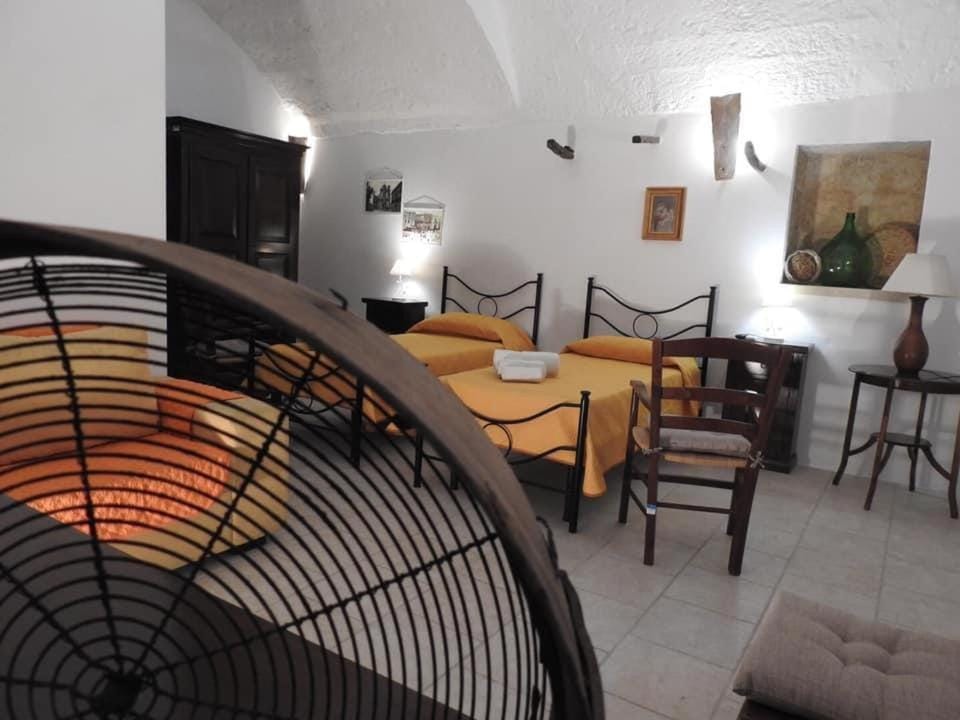 TRE SORELLE AFFITTA CAMERE Bed and Breakfast in Apulia