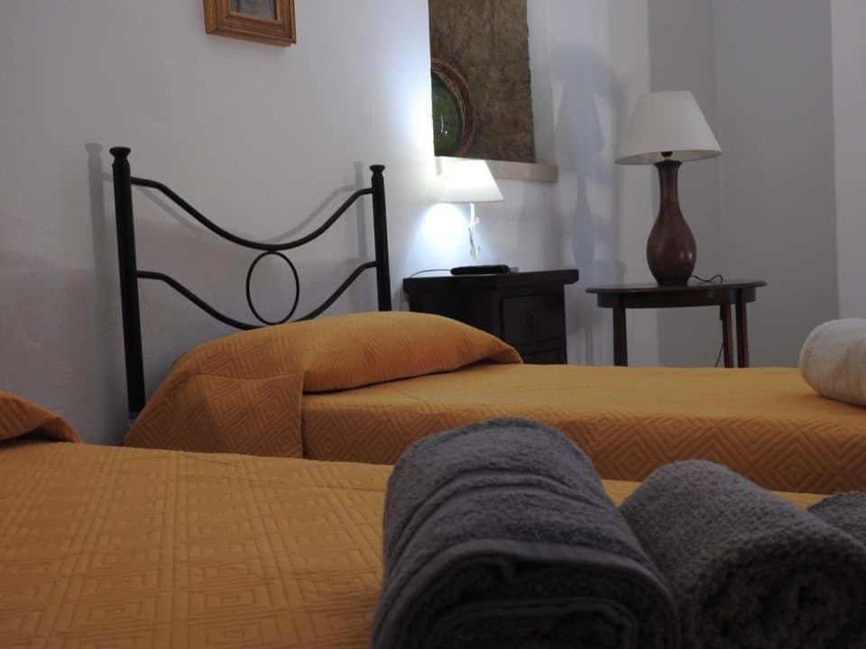 TRE SORELLE AFFITTA CAMERE Bed and Breakfast in Apulia