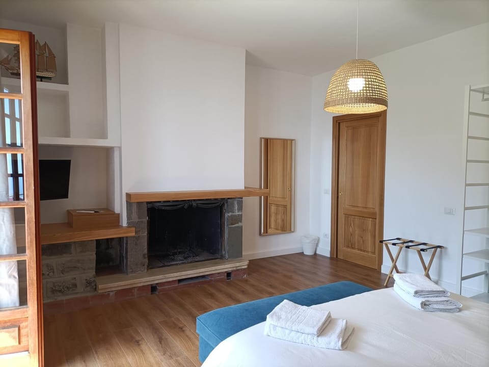 Bed, Photo of the whole room, Bedroom, flat iron, towels
