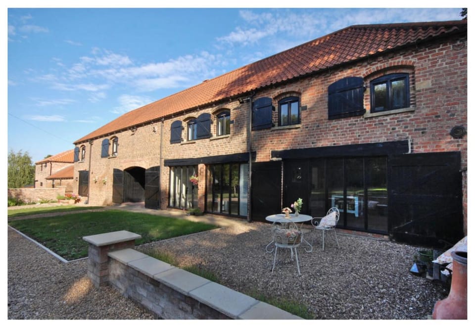 Property building, Garden view