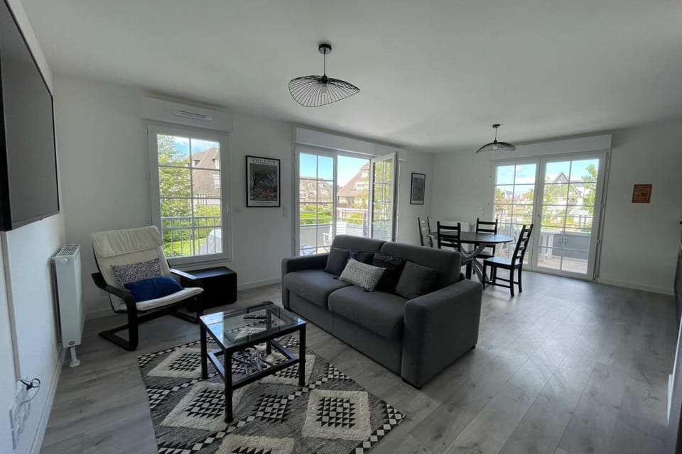 Nice apartment at 2 min walk from the beach Apartment in Benerville-sur-Mer