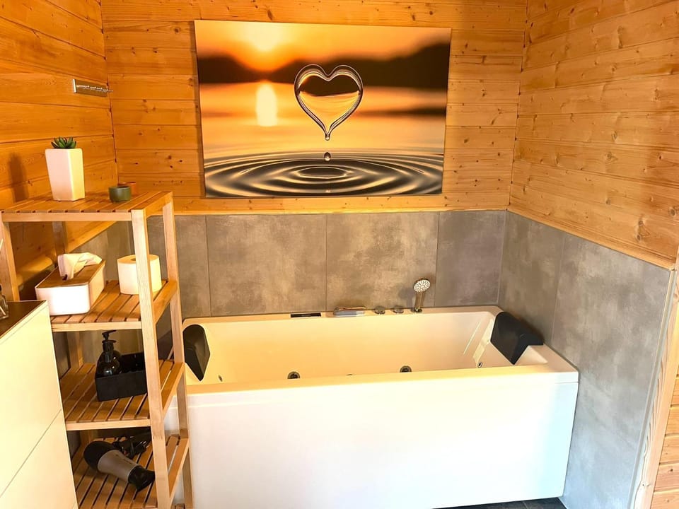Hot Tub, Hot Tub