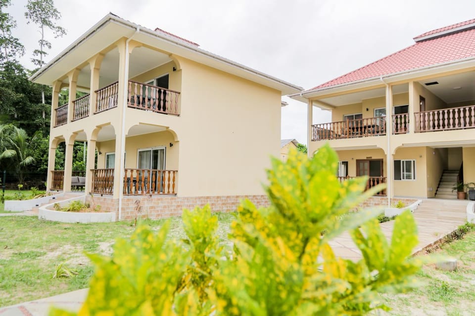 Jonc d'Or Villa Self Catering Apartment in Africa