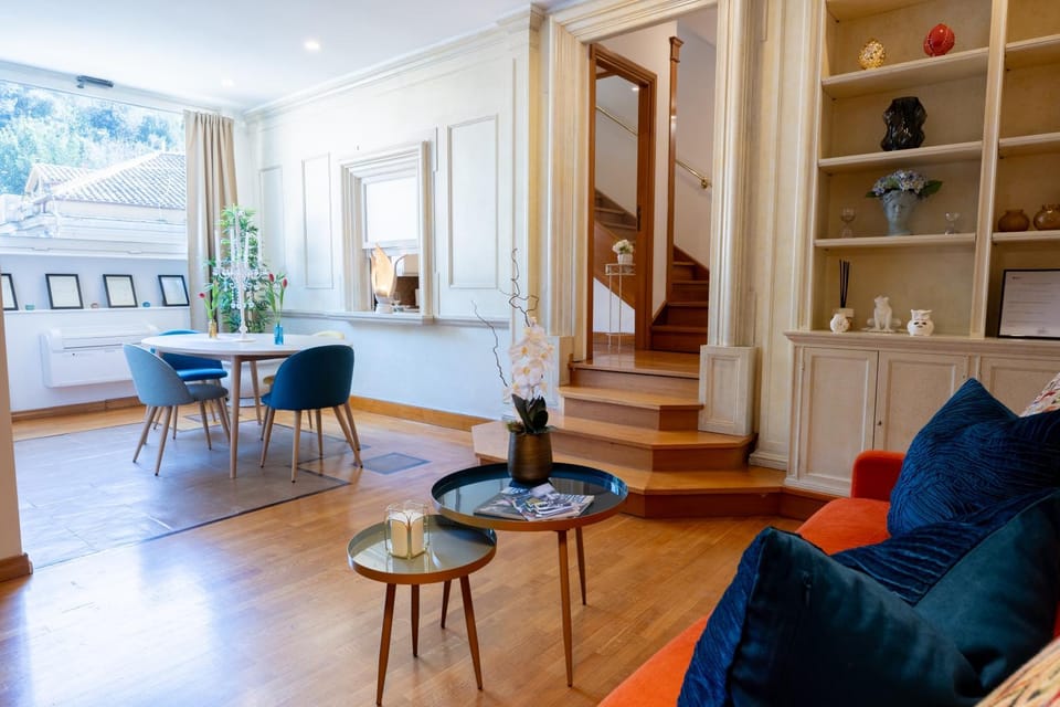 Lounge or bar, Dining area