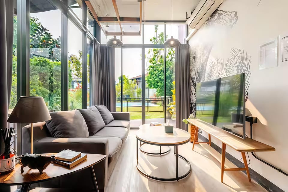 TV and multimedia, Living room, Seating area, air conditioner