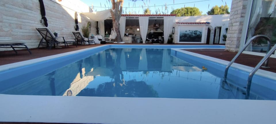 Day, Pool view, Swimming pool, sunbed
