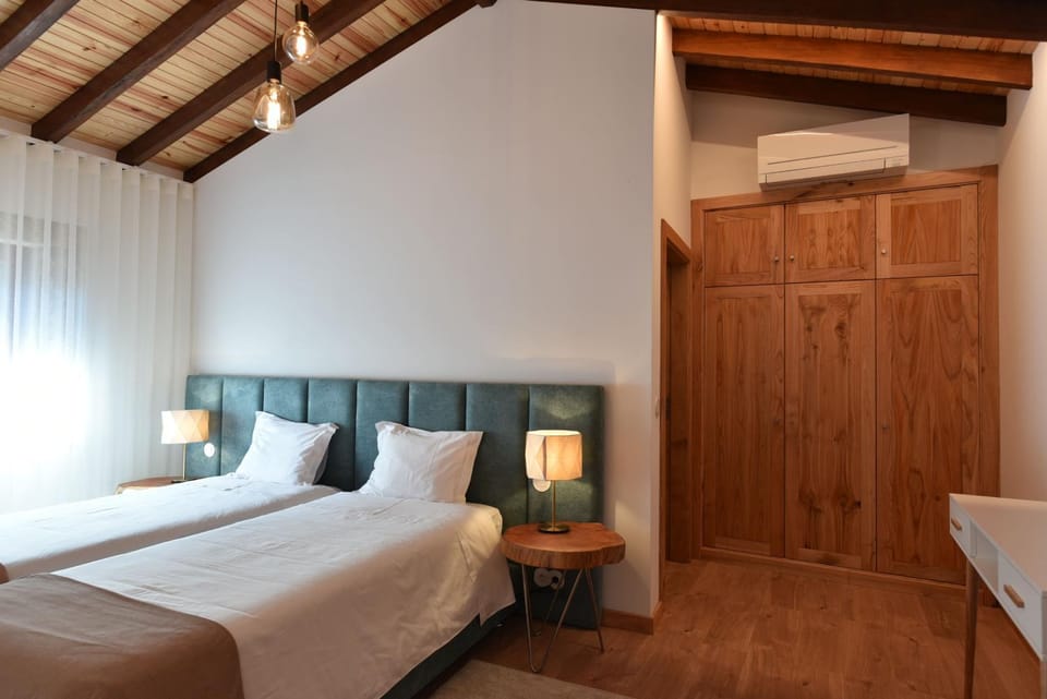 Bed, Photo of the whole room, Bedroom, wardrobe, air conditioner