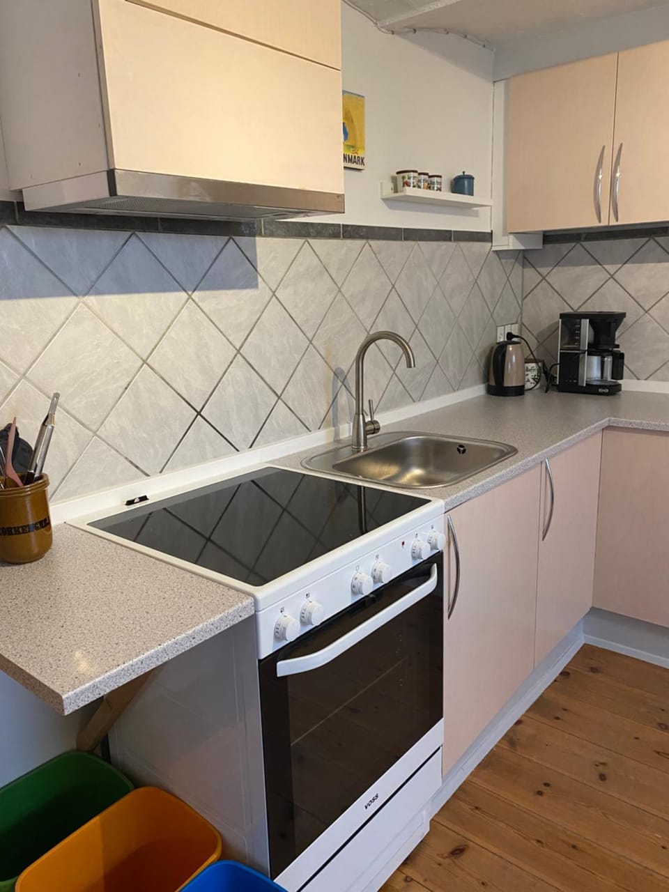Kitchen or kitchenette, pet friendly, stove