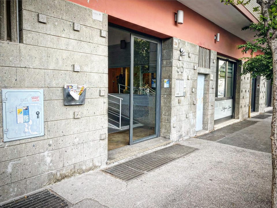 Facade/entrance
