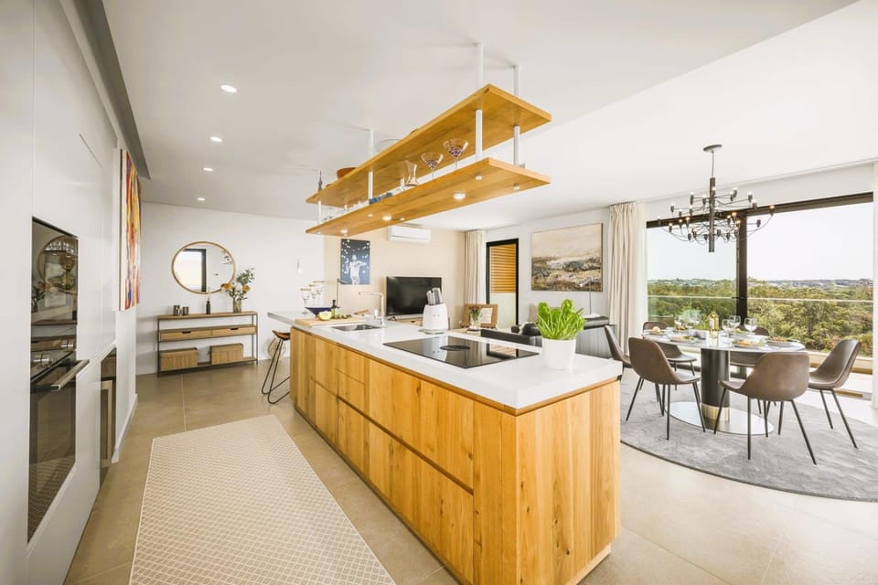 TV and multimedia, Dining area, Evening entertainment, dishwasher, minibar, pet friendly, stove, kitchen
