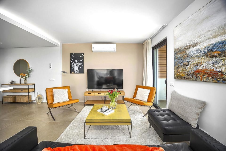 TV and multimedia, Living room, air conditioner