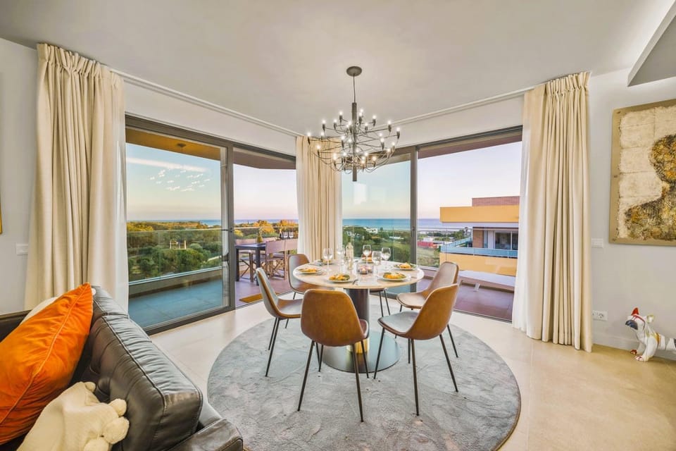 Living room, Dining area, Sea view