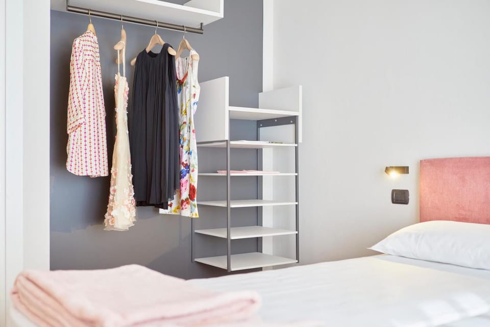 Bedroom, wardrobe