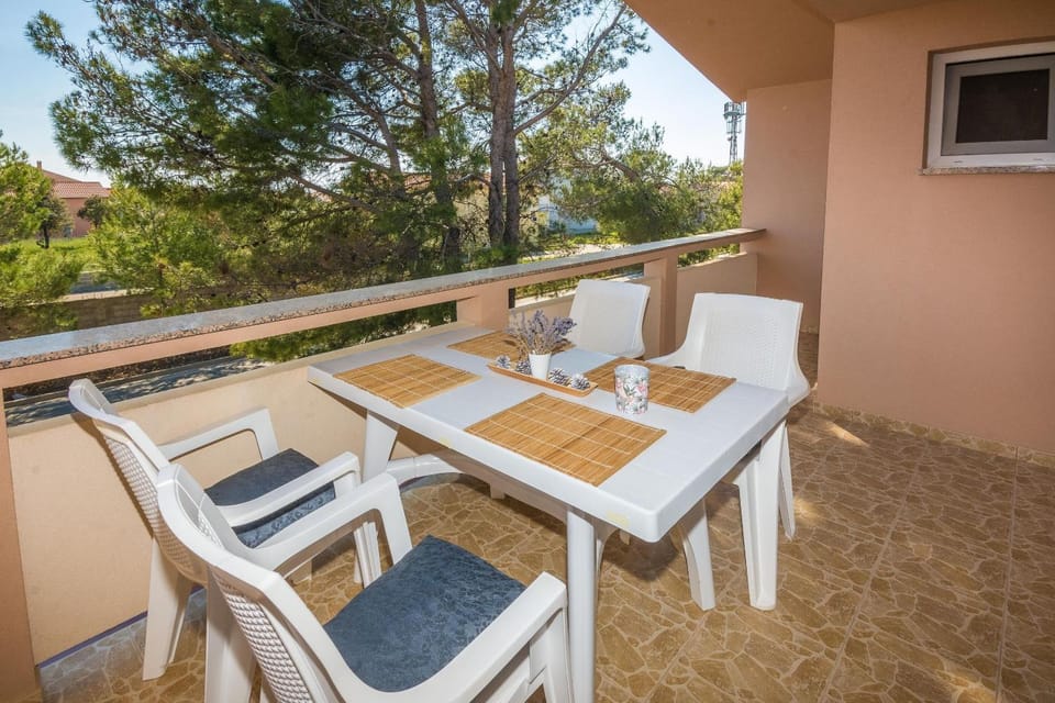 Balcony/Terrace, Garden view