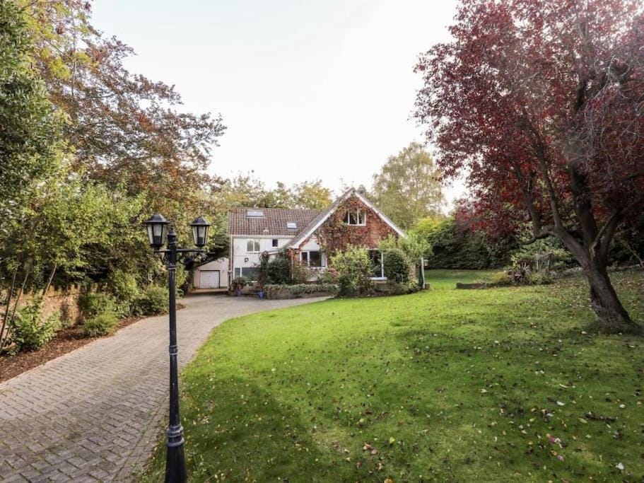 Queen's Cottage House in Wales