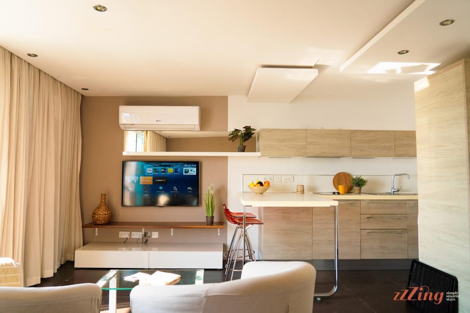 TV and multimedia, Kitchen or kitchenette, Living room, air conditioner