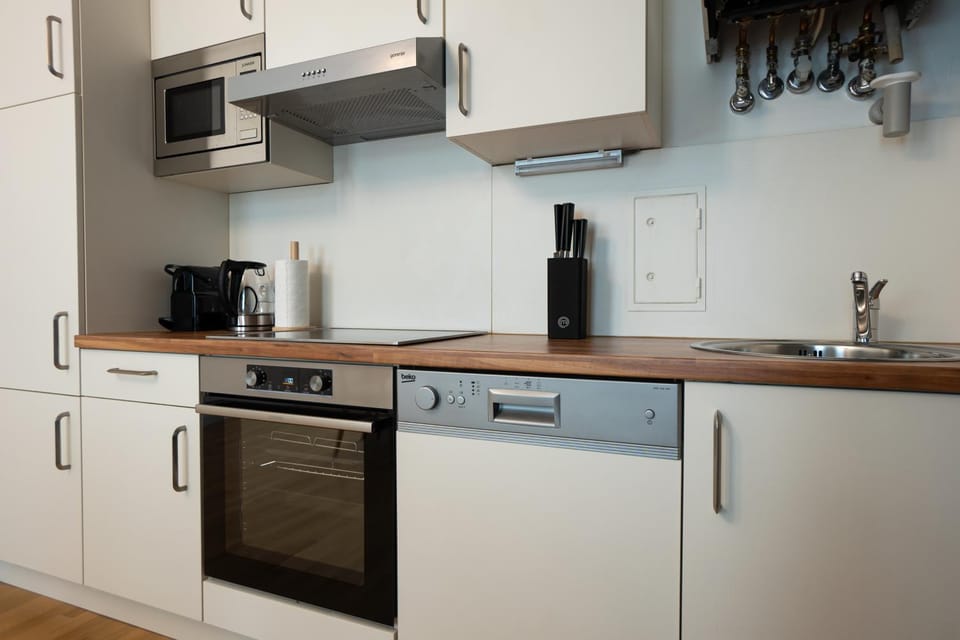 Coffee/tea facilities, Kitchen or kitchenette, dishwasher, minibar, pet friendly, stove