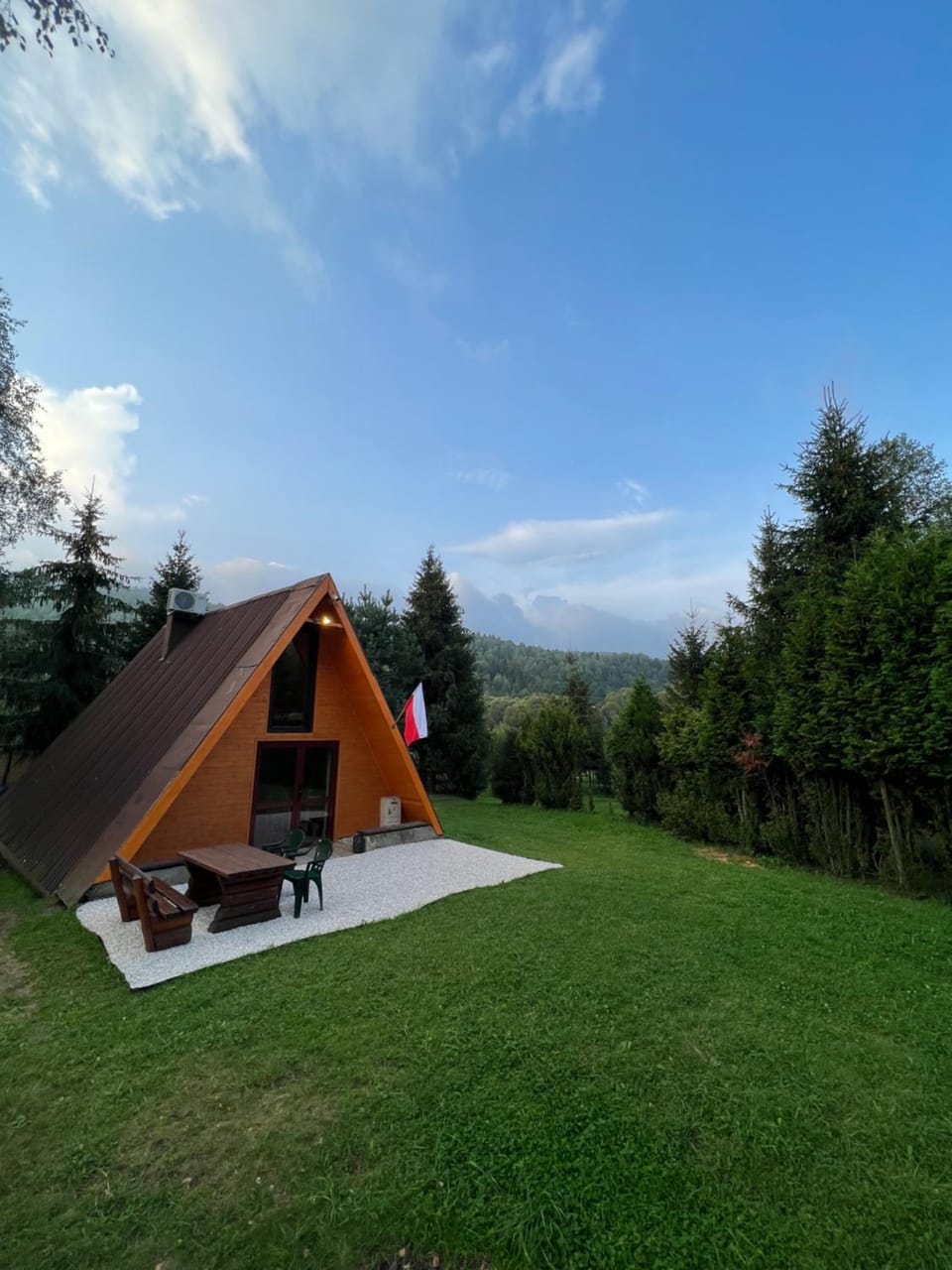 Property building, Natural landscape, Garden, Garden view, Mountain view