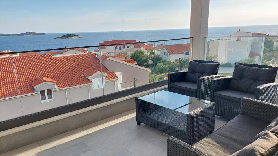 Balcony/Terrace, Seating area, Sea view