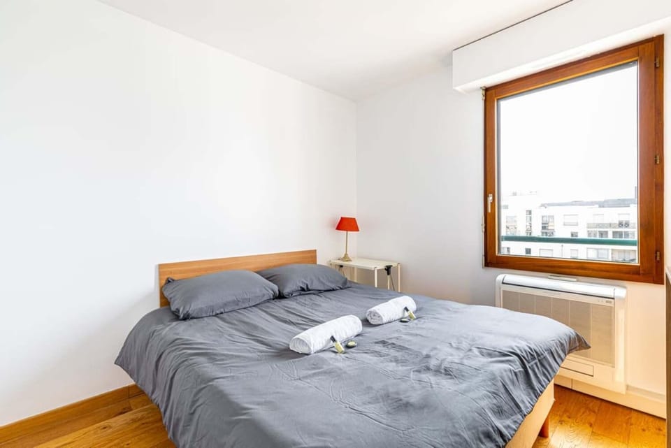 Catch a break near the Seine Apartment in Charenton-le-Pont