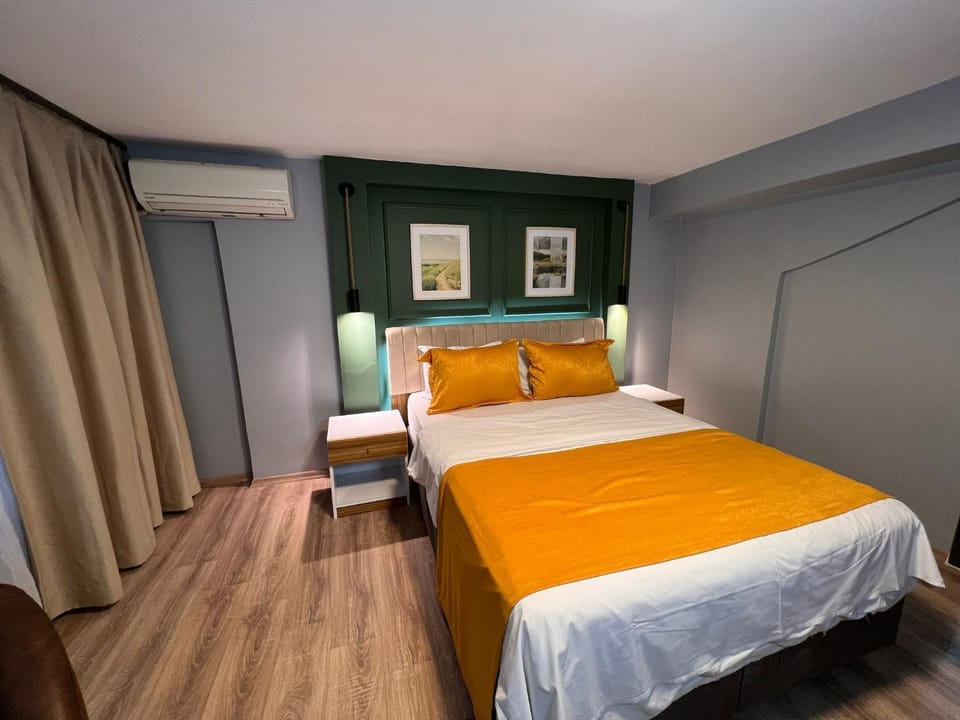 Bed, Bedroom, air conditioner