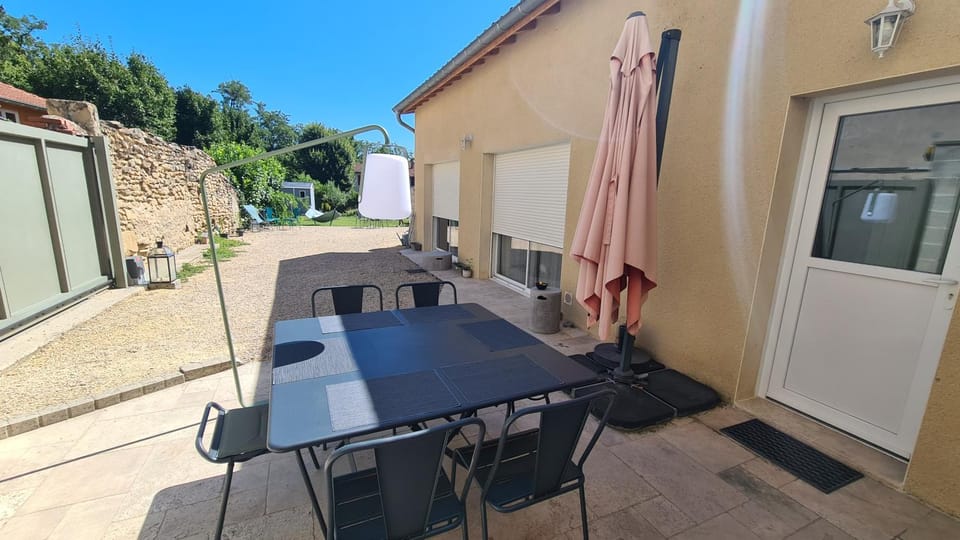 Patio, Facade/entrance, Garden, View (from property/room)
