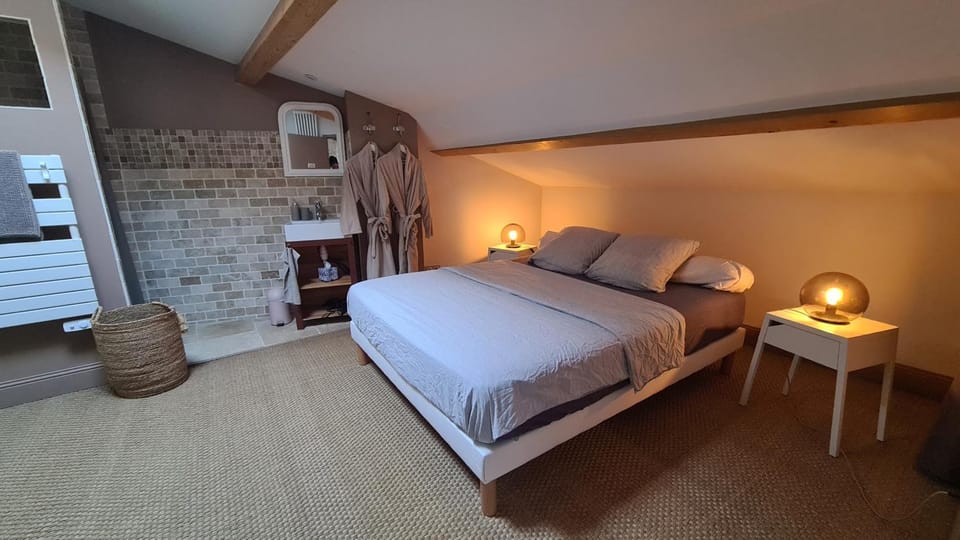 Shower, Bedroom