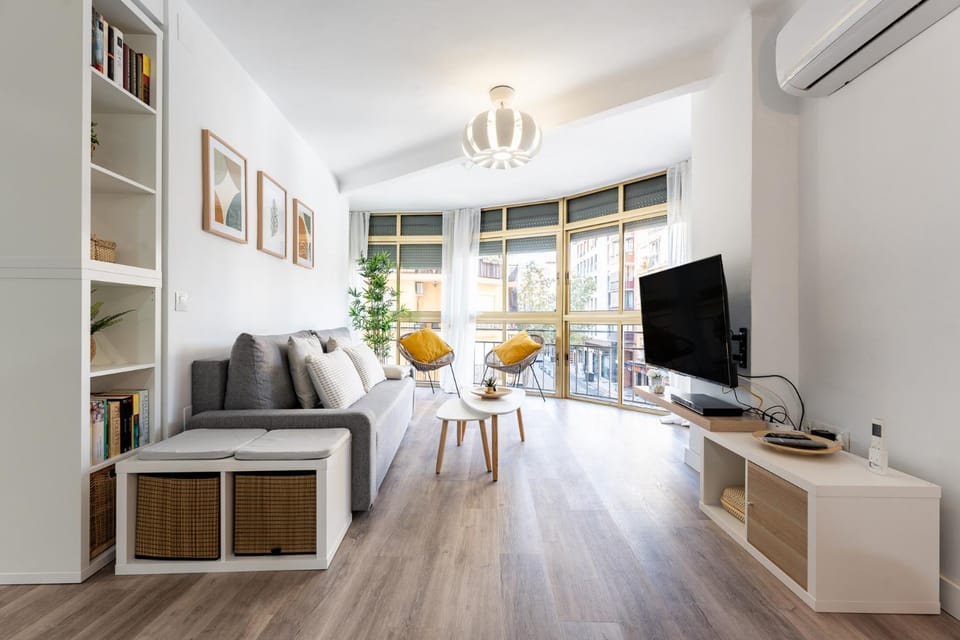 TV and multimedia, Living room, Photo of the whole room, air conditioner