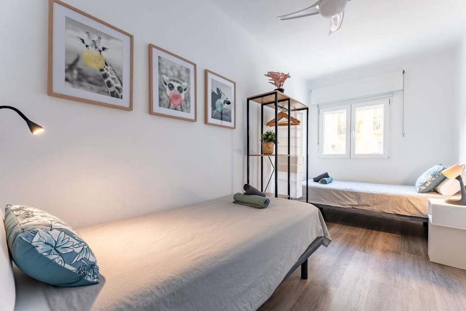 Bed, Living room, Photo of the whole room, Seating area, Bedroom
