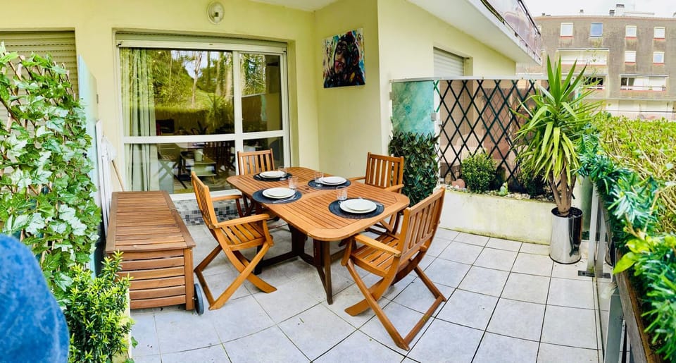 Studio Rénové au calme avec Terrasse Trouville Apartment in Trouville-sur-Mer