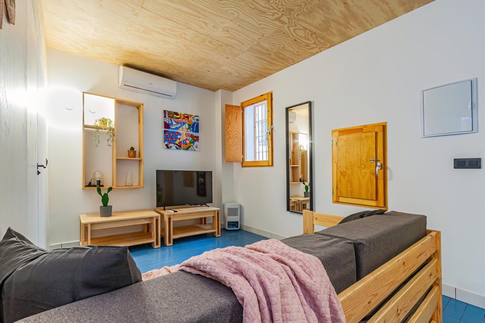 Living room, Photo of the whole room, Seating area