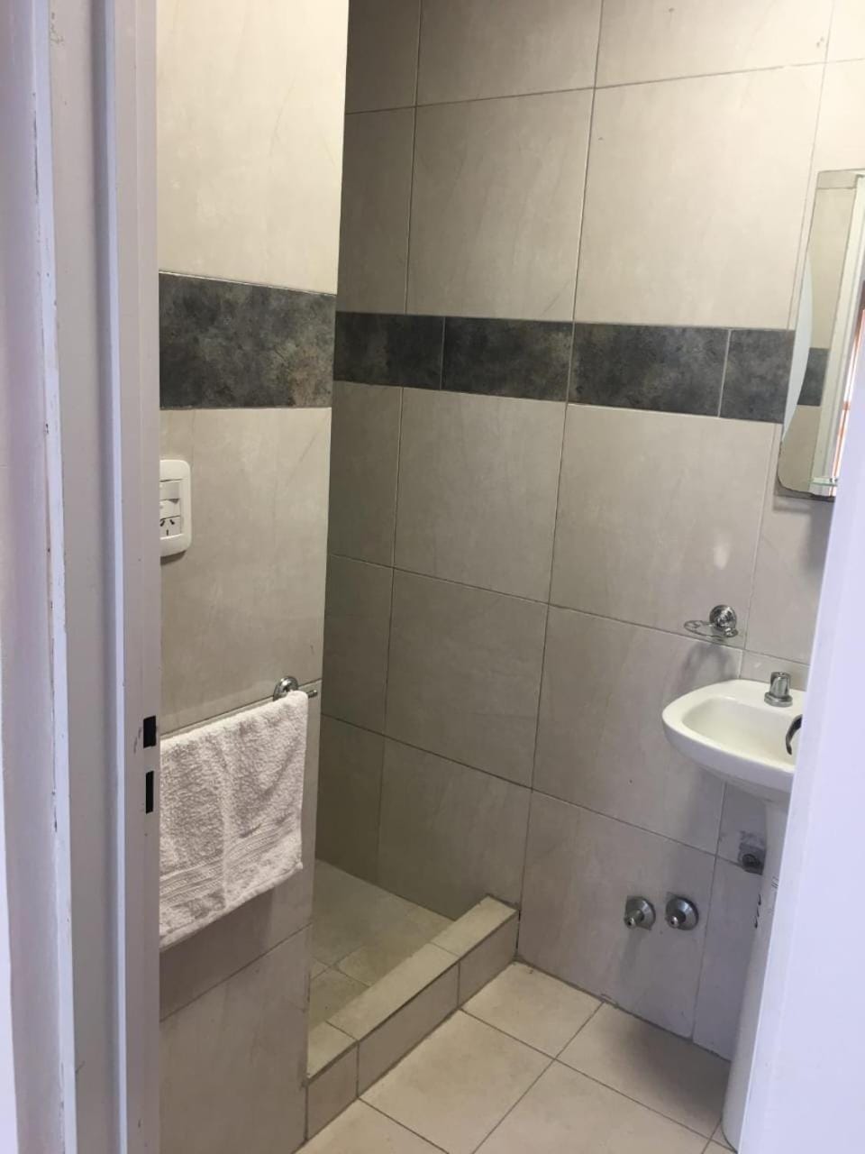 Shower, Bathroom, towels