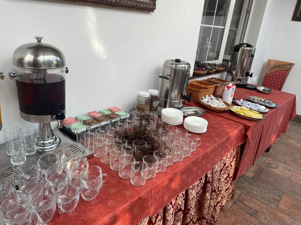 Coffee/tea facilities, Food and drinks, Food, Breakfast, Buffet breakfast, Drinks