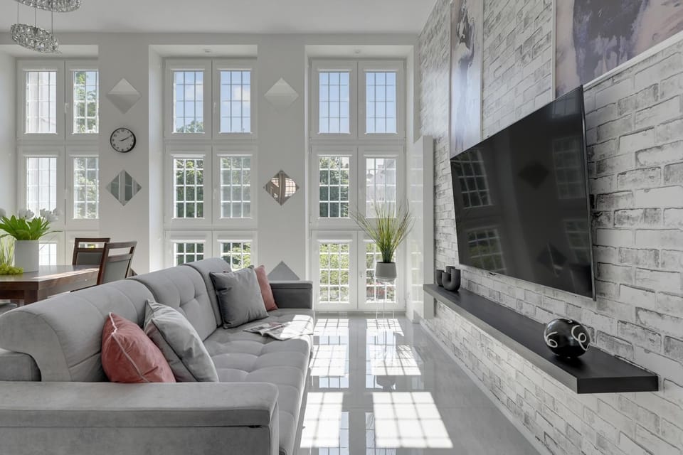 TV and multimedia, Living room, Seating area, Evening entertainment