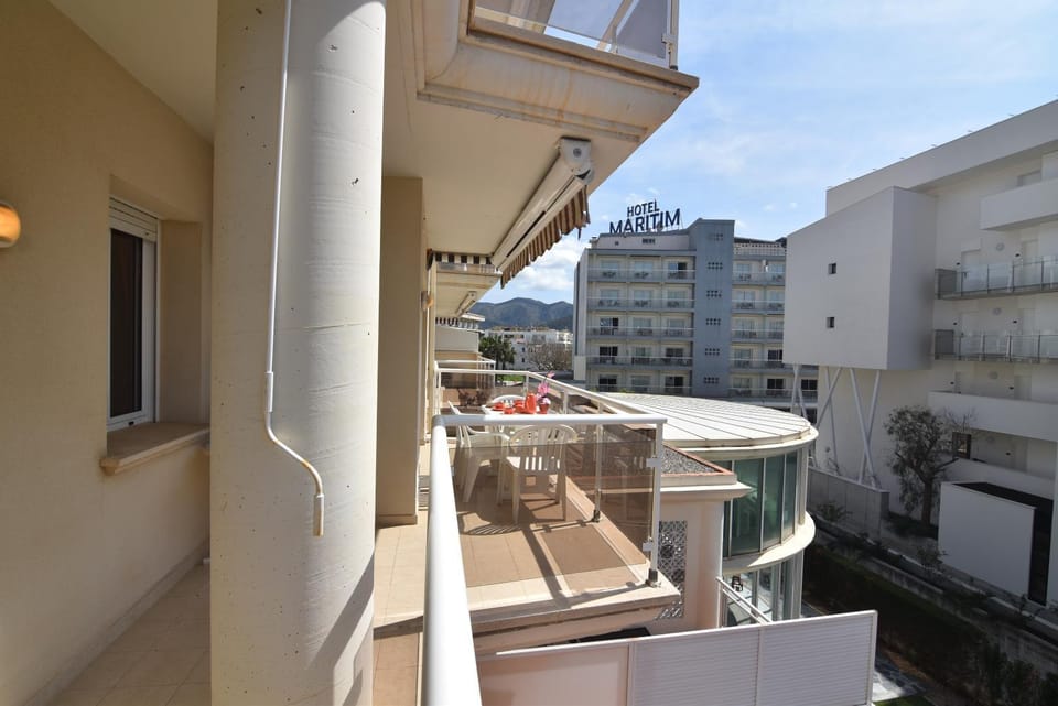 Property building, View (from property/room), Balcony/Terrace