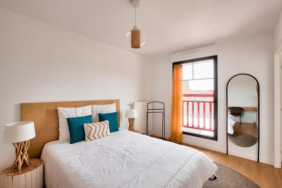 Bed, Bedroom