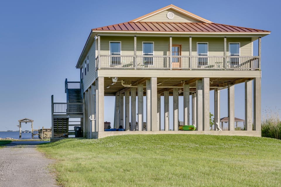 Lakefront NOLA Home w/ Hot Tub & Views! House in Ninth Ward