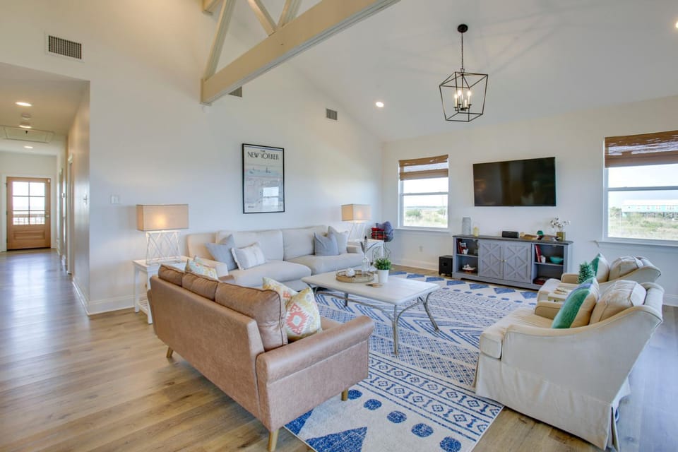 Lakefront NOLA Home w/ Hot Tub & Views! House in Ninth Ward