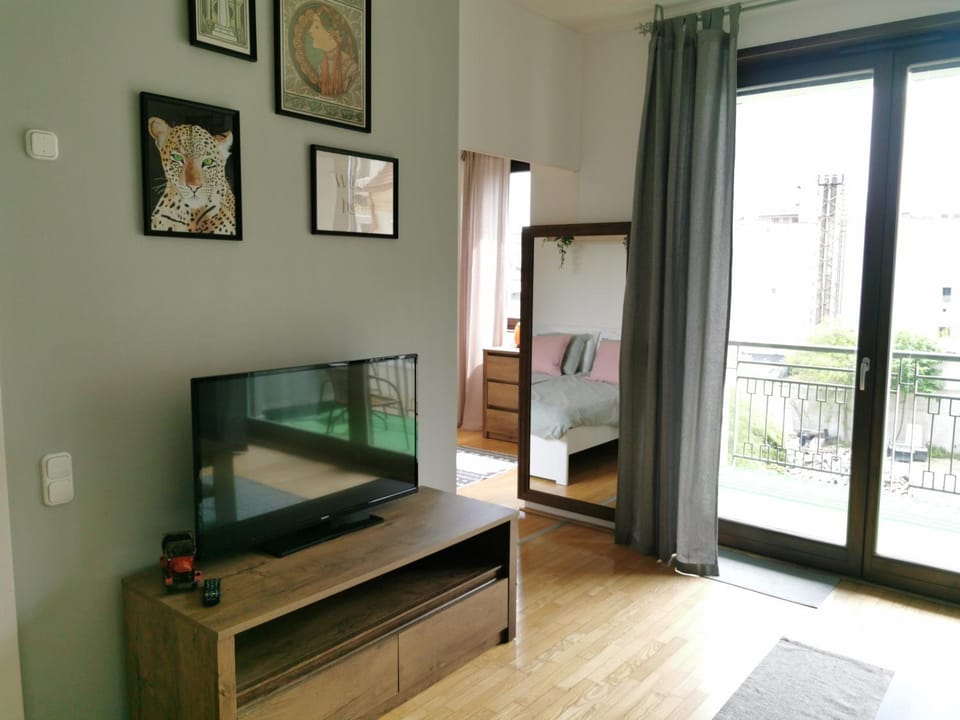 Communal lounge/ TV room, Bed, TV and multimedia, Living room, Evening entertainment