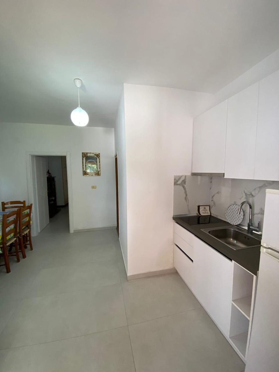 Kitchen or kitchenette, Dining area, stove