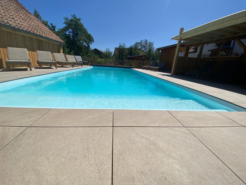 Day, Pool view, Swimming pool, sunbed