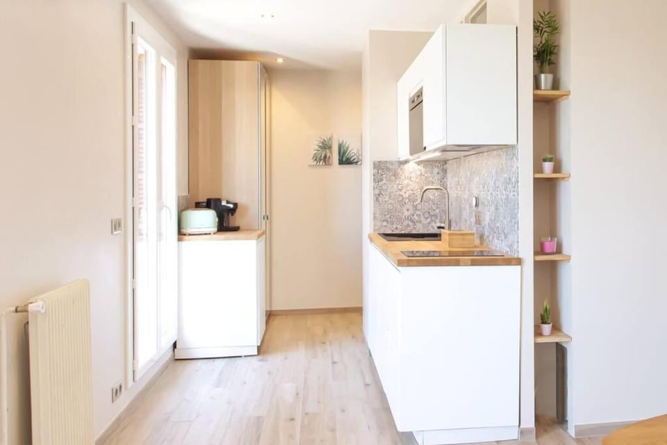 L36 Sea view terrace 10min walking to sea/Parking & AC Apartment in Nice