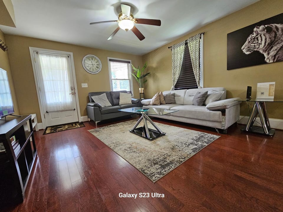 Two Story Queen Primary House in Towson