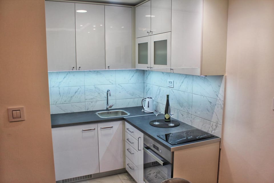 Kitchen or kitchenette, pet friendly, stove