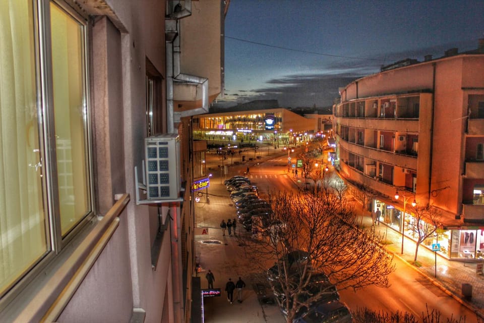 Night, Balcony/Terrace, Street view, Location