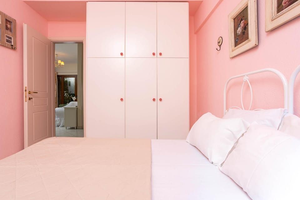 Bedroom, wardrobe