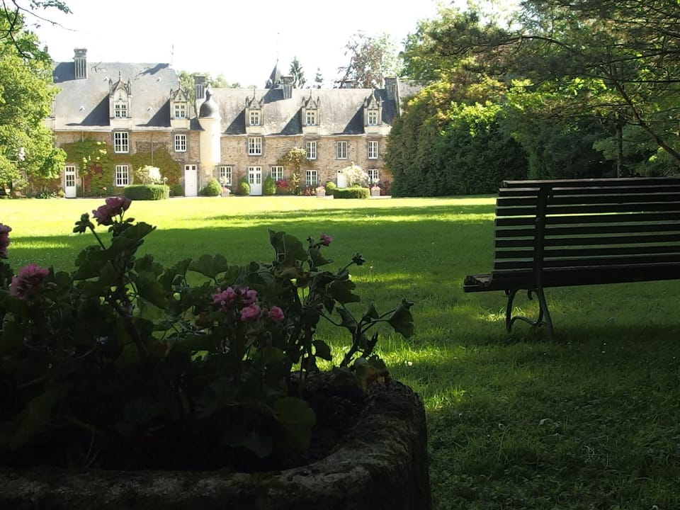 Suite dans un château dans le Haut Anjou Bed and Breakfast in Brittany