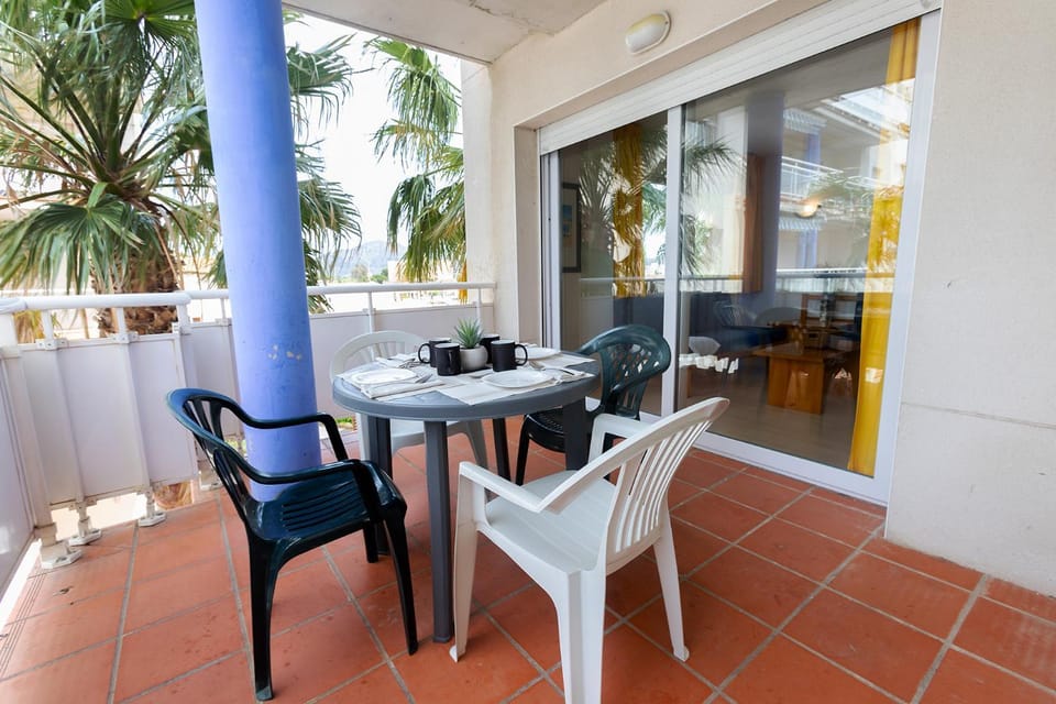View (from property/room), Balcony/Terrace, Dining area
